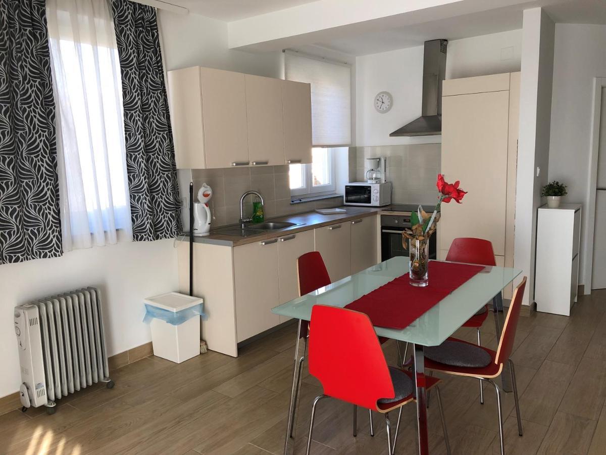 Apartmani I Sobe Ivancic1 Novi Vinodolski Exterior foto