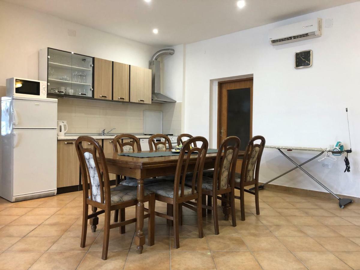 Apartmani I Sobe Ivancic1 Novi Vinodolski Exterior foto